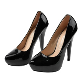 Tacones altos lacados negros de Assala 1