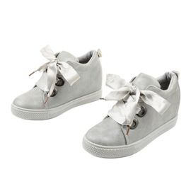 Zapatillas grises en una cuña de cinta Sherene 2