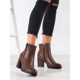 Weide Botas cómodas en un poste marrón 1