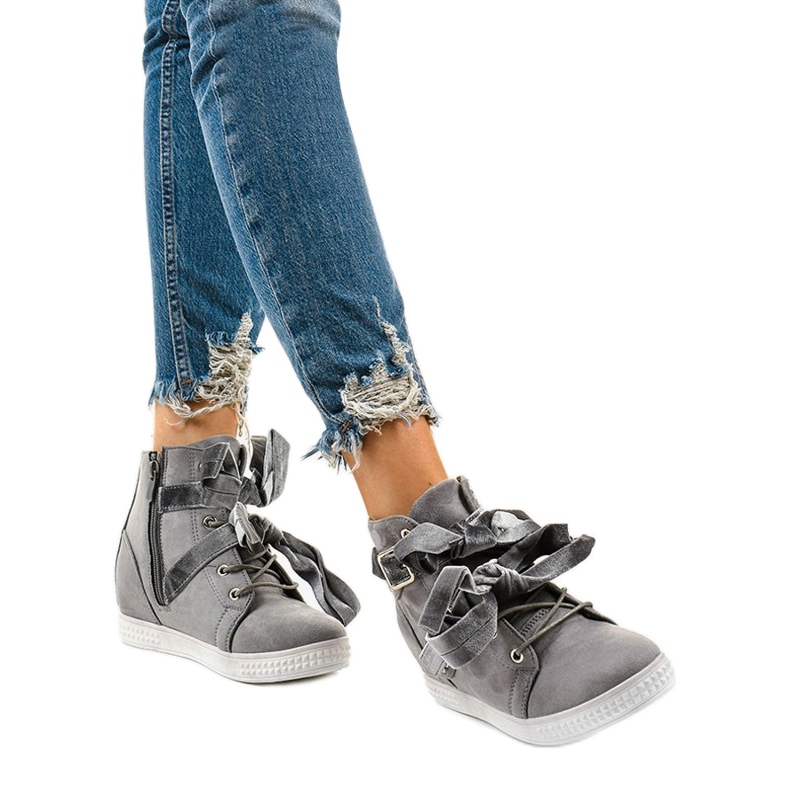 Zapatillas de ante grises con hebilla Haiphaia 1