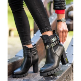 Botas de moda en el post VINCEZA negro 7