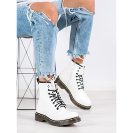 Seastar Botas blancas en un control deslizante blanco 1 Seastar Botas blancas en un control deslizante blanco 1