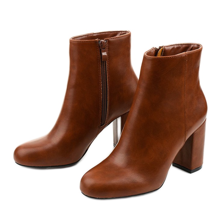 Botas marrones en un poste de cuero ecológico Gawler marrón 2 Botas marrones en un poste de cuero ecológico Gawler marrón 2