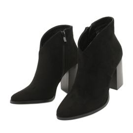 Filippo Botas en el poste Negro DBT1575 2