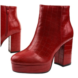 Botines rojos en el puesto de Usinaya 1