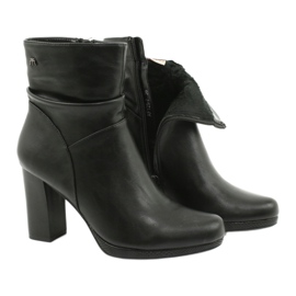 M.Daszyński Botas negras en el puesto de Daszyński AF125-7 negro 4 M.Daszyński Botas negras en el puesto de Daszyński AF125-7 negro 4