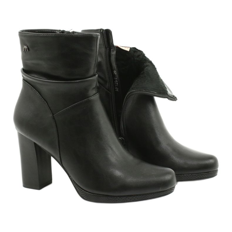 M.Daszyński Botas negras en el puesto de Daszyński AF125-7 negro 4 M.Daszyński Botas negras en el puesto de Daszyński AF125-7 negro 4
