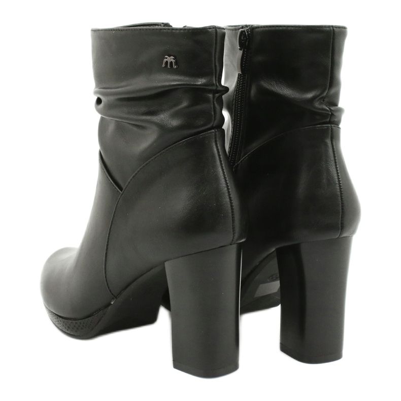 M.Daszyński Botas negras en el puesto de Daszyński AF125-7 negro 3 M.Daszyński Botas negras en el puesto de Daszyński AF125-7 negro 3