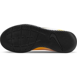 Zapatos de fútbol Nike Mercurial Vapor 13 Club Ic Junior AT8169 801 naranja naranja 8