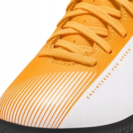 Zapatos de fútbol Nike Mercurial Vapor 13 Club Ic Junior AT8169 801 naranja naranja 5