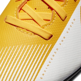 Zapatos de fútbol Nike Mercurial Vapor 13 Club FG / MG Junior AT8161 801 naranja amarillo 5