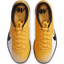 Calzado de fútbol Nike Mercurial Vapor 13 Academy Ic Junior AT8137 801 naranja amarillo 1