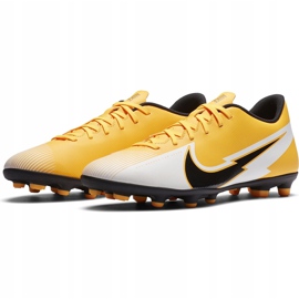Zapatos de fútbol Nike Mercurial Vapor 13 Club FG / MG AT7968 801 naranja amarillo 3