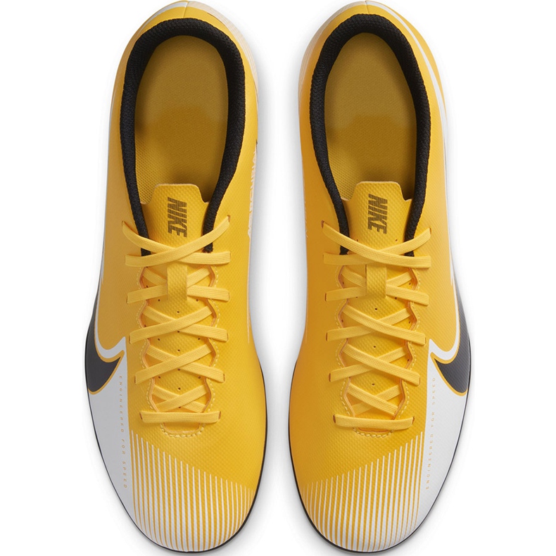 Zapatos de fútbol Nike Mercurial Vapor 13 Club FG / MG AT7968 801 naranja amarillo 1