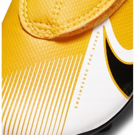 Zapatos de fútbol Nike Mercurial Vapor 13 Club Mg PS (V) Junior AT8162 801 naranja amarillo 4