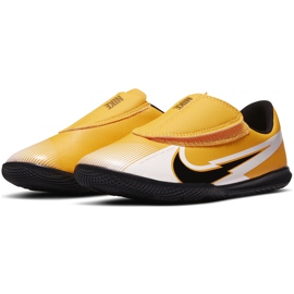 Zapatos de fútbol Nike Mercurial Vapor 13 Club Ic PS (V) Junior AT8170 801 naranja naranja 3