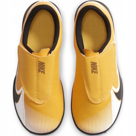 Zapatos de fútbol Nike Mercurial Vapor 13 Club Tf PS (V) Junior AT8178 801 naranja amarillo amarillo 2