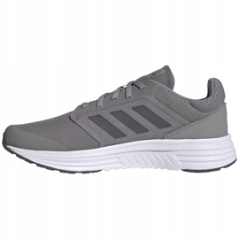 Zapatillas de hombre grises adidas Galaxy 5 FW5714 2