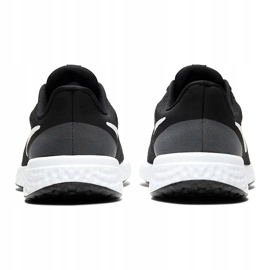 Zapatillas Nike Revolution 5 negras y blancas BQ5671 003 negro 4