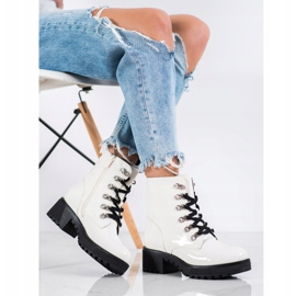 SHELOVET Botas lacadas blancas blanco 1
