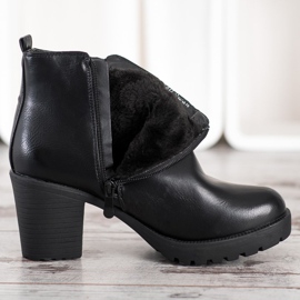 Small Swan Botas de mujer abrigadas negro 4