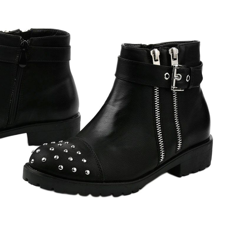 Botines negros con tachuelas Oress 1