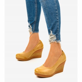 Zapatos de salón con cuña beige Poles 6