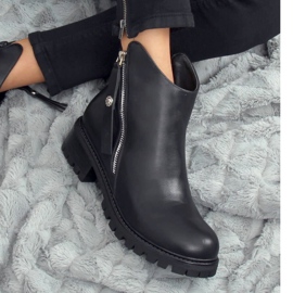 Botas negras en el protector K-9996-2 Negro 2