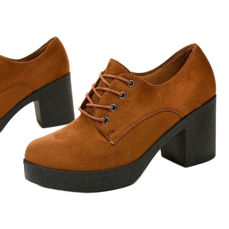 Botas camel con cordones en el bloque Thelvyn marrón 1