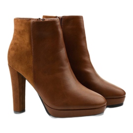 Botas camel en el poste de cuero ecológico Clantree marrón 2