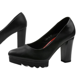 Bombas negras en el puesto de Silverbee negro 1