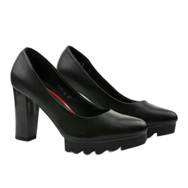Bombas negras en el puesto de Silverbee negro 3