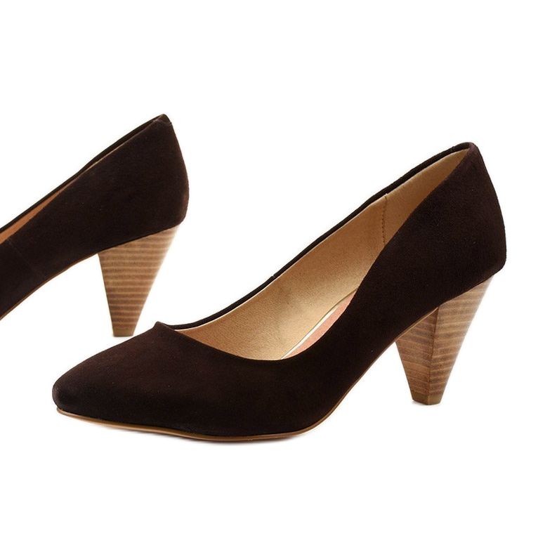 Zapatos de tacón de ante marrón en el poste Rosebery 1