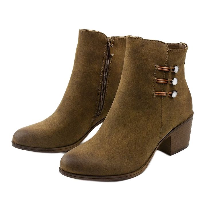 Botines de ante caqui en el poste Keenshaper verde 2 Botines de ante caqui en el poste Keenshaper verde 2