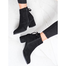 J. Star Botas con encuadernación negro 2