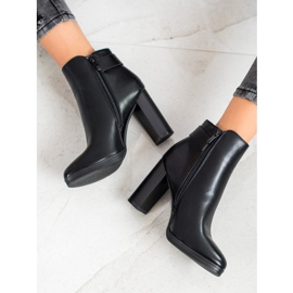 Ideal Shoes Elegantes botas negras negro 1
