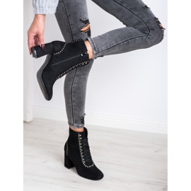 SHELOVET Botines atados en un poste negro 1