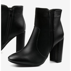 Botas negras de cuero ecológico en el poste Wondermist negro 1