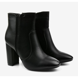 Botas negras de cuero ecológico en el poste Wondermist negro 3