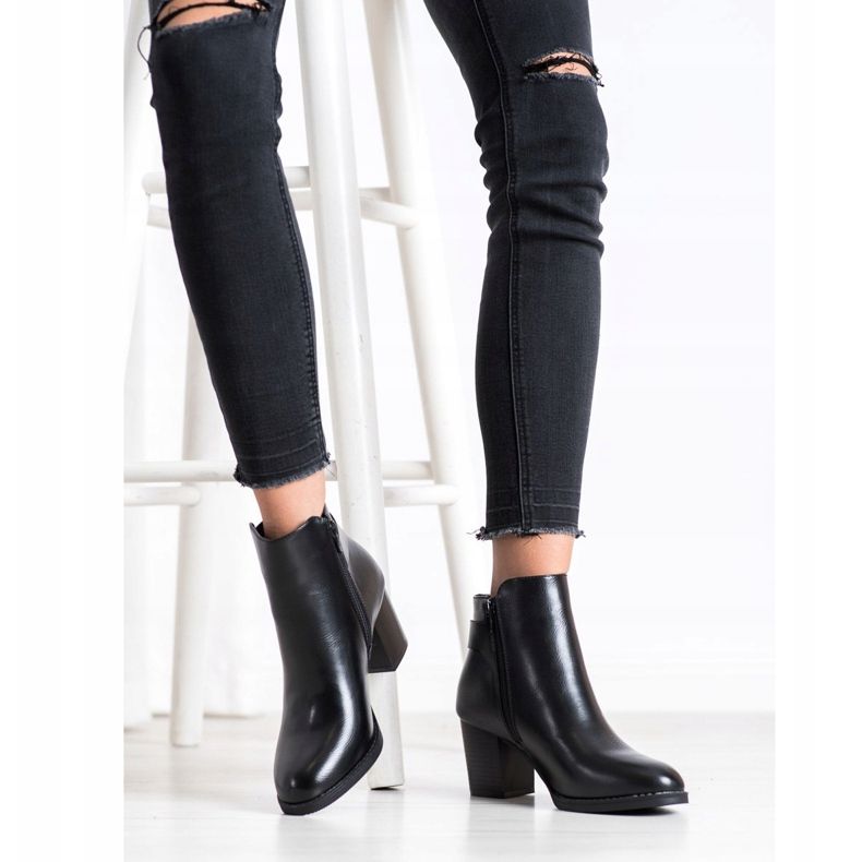 J. Star Botas cómodas en un poste negro 1 J. Star Botas cómodas en un poste negro 1