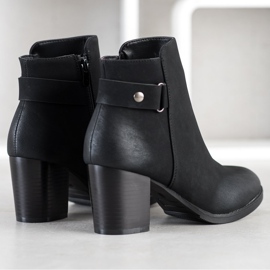 J. Star Botas cómodas en un poste negro 1
