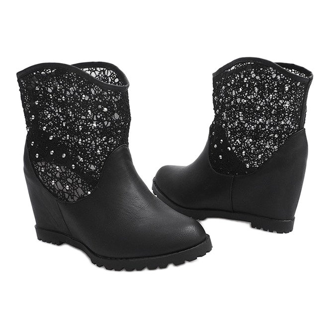 Botas cuña caladas 7010-16 Negro 1