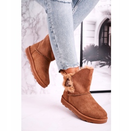 Botas de Gamuza con Botón de Piel Marrón 3