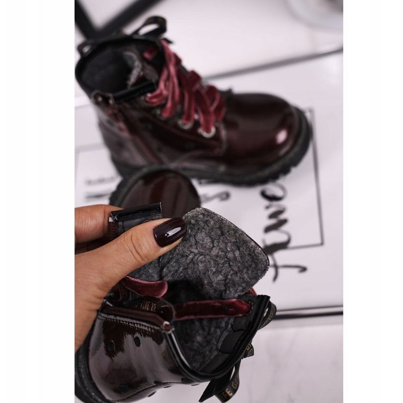 EVE Botas lacadas granate Essie rojo 1