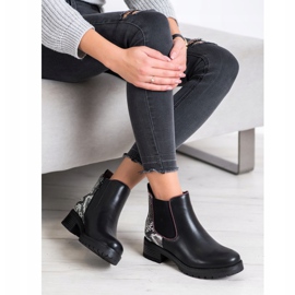 SHELOVET Botas cómodas con estampado de serpiente blanco negro 1 SHELOVET Botas cómodas con estampado de serpiente blanco negro 1