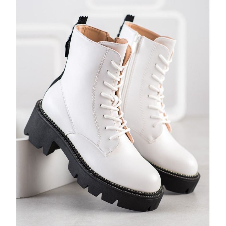 Seastar Tramperos blancos en la plataforma negro 2