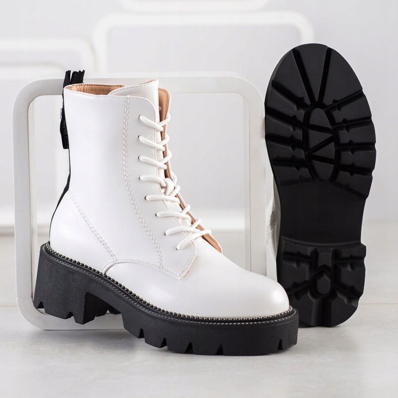 Seastar Tramperos blancos en la plataforma negro 1