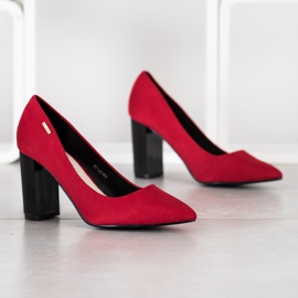 Goodin Bombas en un pilar negro rojo 1