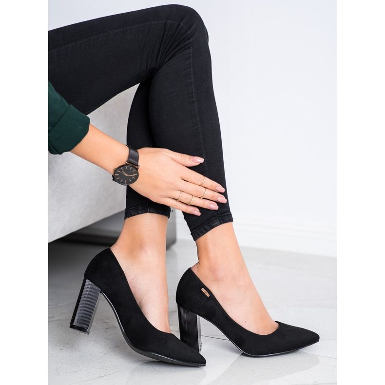 Goodin Bombas en un pilar negro 2 Goodin Bombas en un pilar negro 2