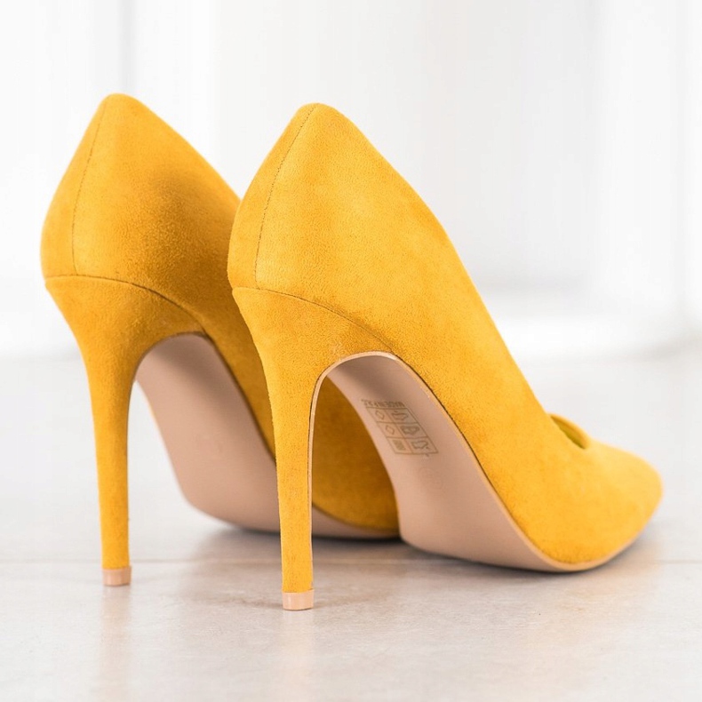 Renda Tacones de ante amarillo 1